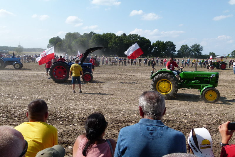 Traktorowy festiwal w Wilkowicach trwa (zdjęcia)
