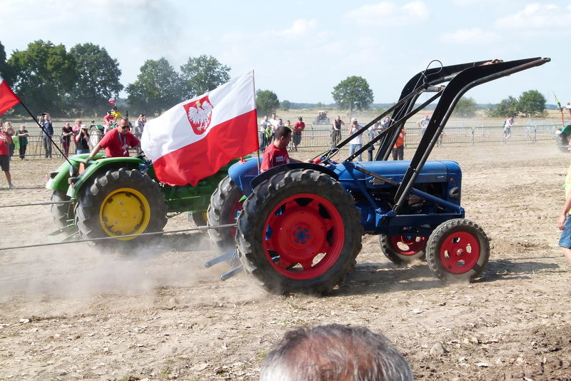 Traktorowy festiwal w Wilkowicach trwa (zdjęcia)