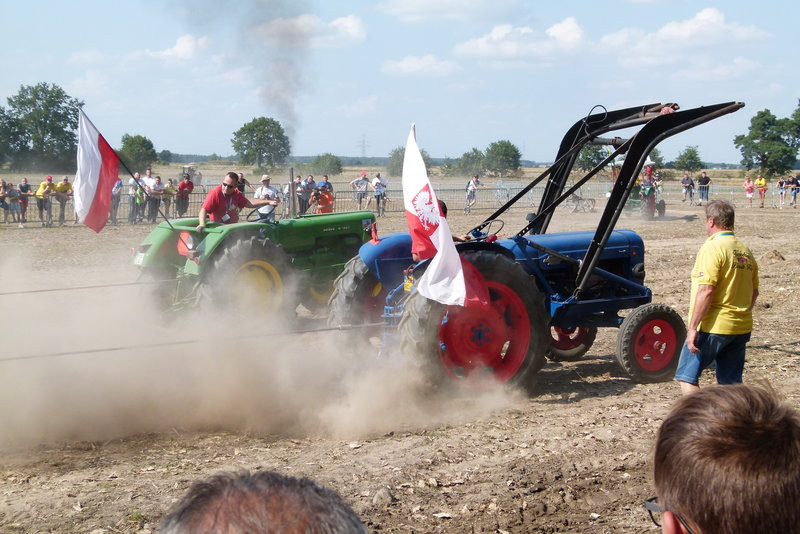 Traktorowy festiwal w Wilkowicach trwa (zdjęcia)