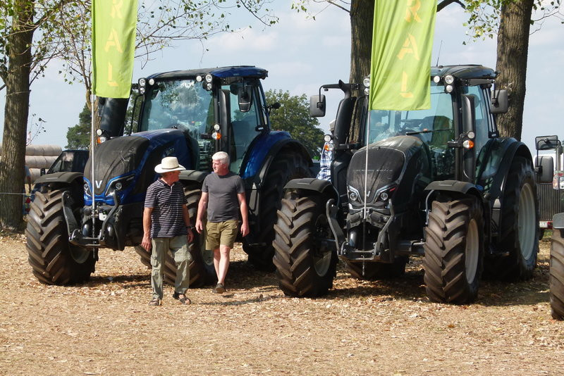 Traktorowy festiwal w Wilkowicach trwa (zdjęcia)