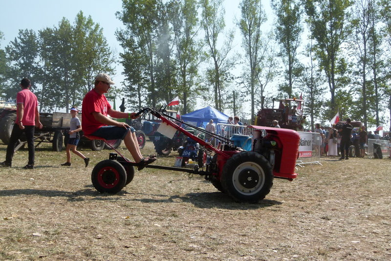 Traktorowy festiwal w Wilkowicach trwa (zdjęcia)