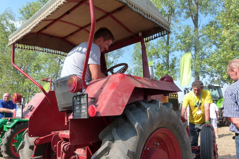 Traktorowy festiwal w Wilkowicach trwa (zdjęcia)