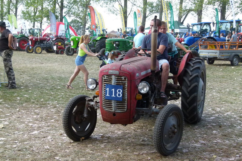 Traktorowy festiwal w Wilkowicach trwa (zdjęcia)