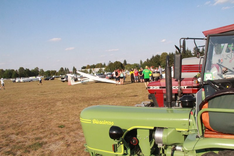 Piloci boeingów w tym tygodniu latają w Lesznie (zdjęcia)