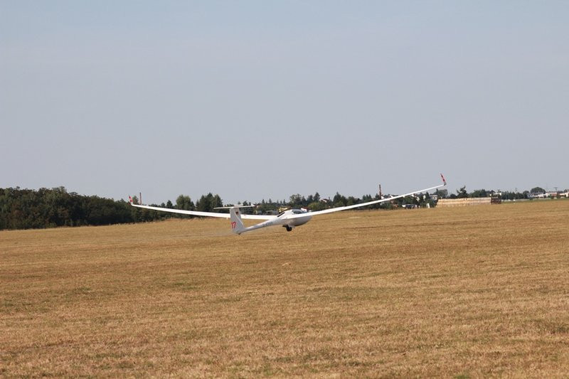 Piloci boeingów w tym tygodniu latają w Lesznie (zdjęcia)