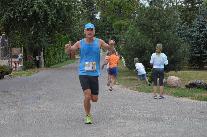 X Bieg Borków na kolorowo (zdjęcia)