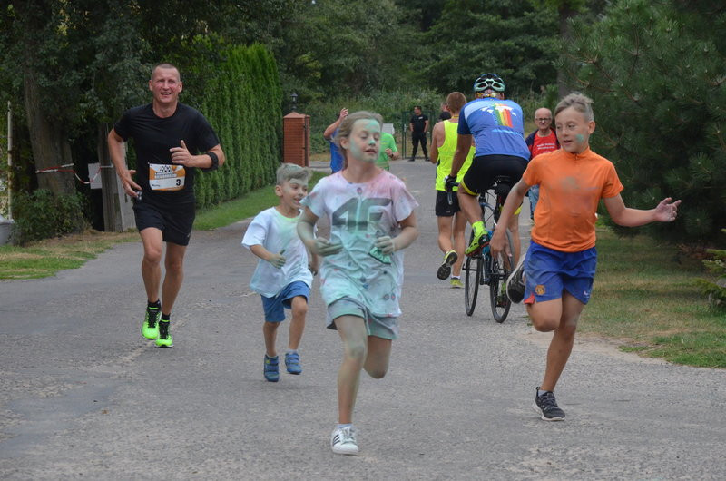 X Bieg Borków na kolorowo (zdjęcia)