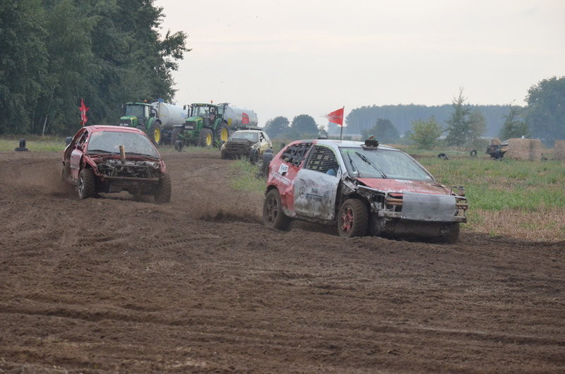 W sobotę samochody, w niedzielę biegacze (zdjęcia)