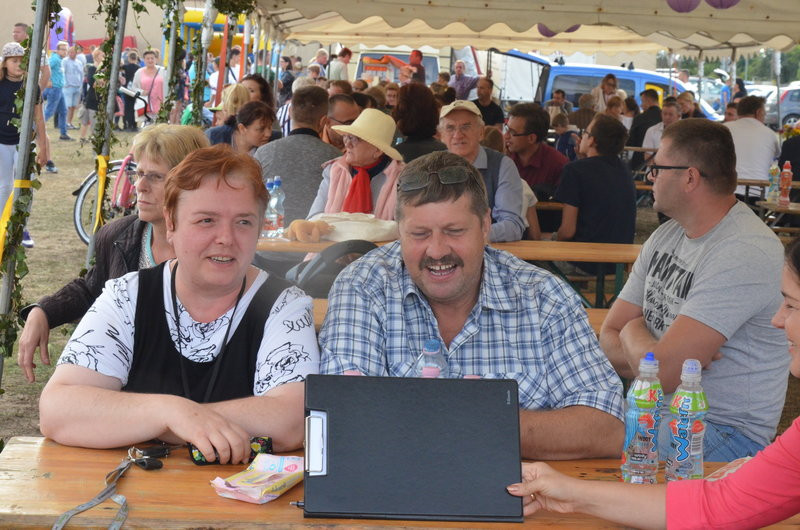 Paszkowiakowie na biało-czerwonych rowerach (zdjęcia)