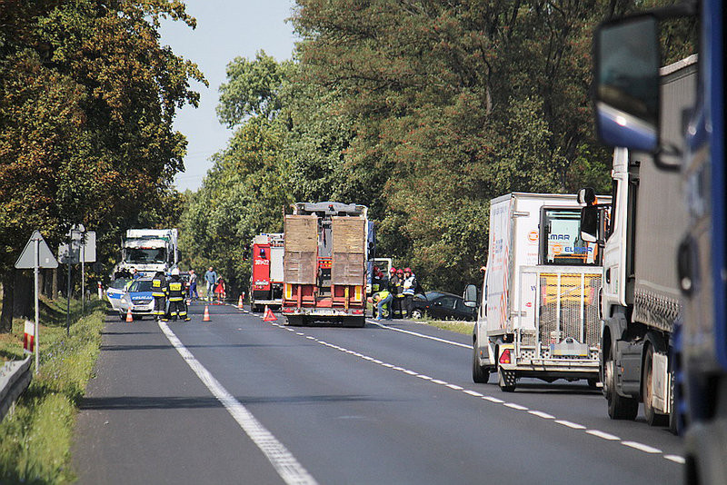 Ciężarówką w auto z 5-osobową rodziną (zdjęcia!!!)