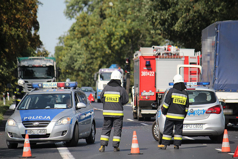 Ciężarówką w auto z 5-osobową rodziną (zdjęcia!!!)