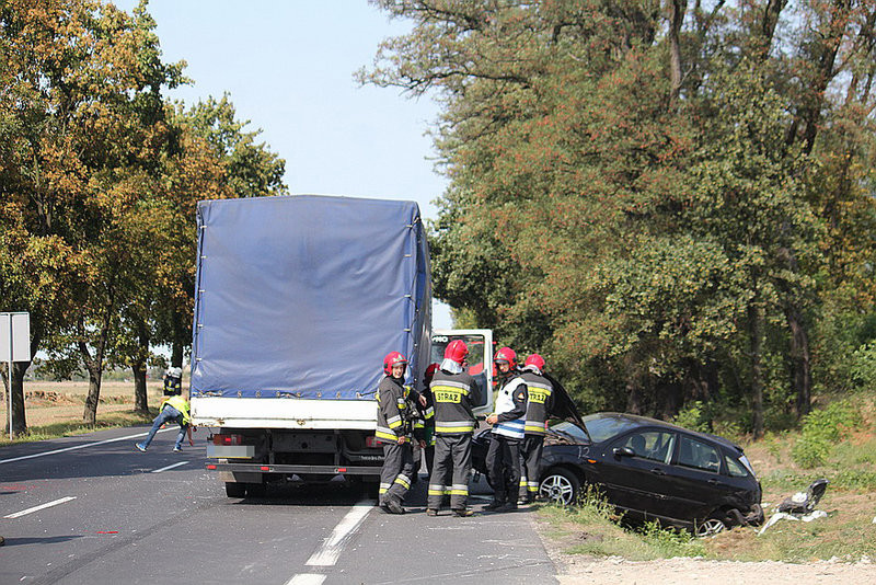 Ciężarówką w auto z 5-osobową rodziną (zdjęcia!!!)