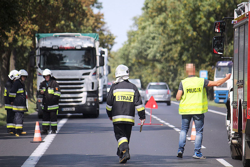 Ciężarówką w auto z 5-osobową rodziną (zdjęcia!!!)