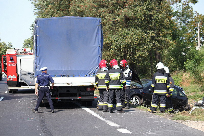 Ciężarówką w auto z 5-osobową rodziną (zdjęcia!!!)