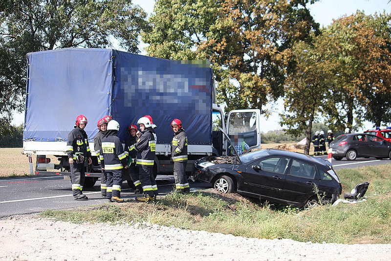 Ciężarówką w auto z 5-osobową rodziną (zdjęcia!!!)