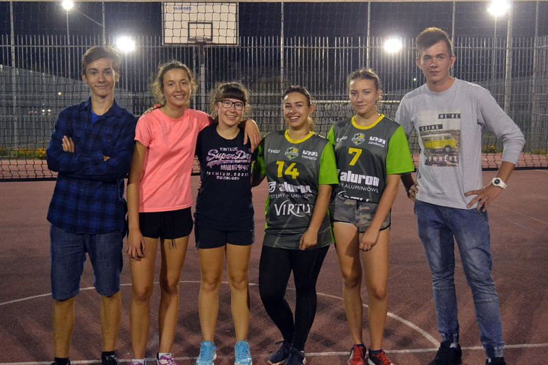 W Garzynie grali w siatkówkę (zdjęcia)