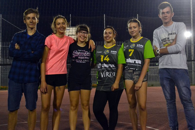 W Garzynie grali w siatkówkę (zdjęcia)