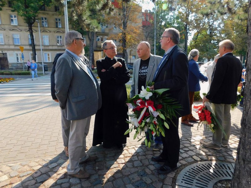 Oddali hołd ludziom Solidarności (zdjęcia)