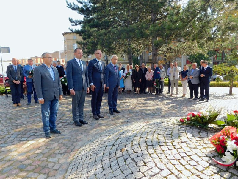 Oddali hołd ludziom Solidarności (zdjęcia)