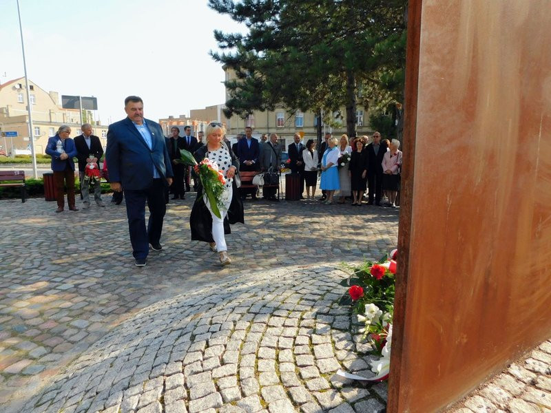 Oddali hołd ludziom Solidarności (zdjęcia)