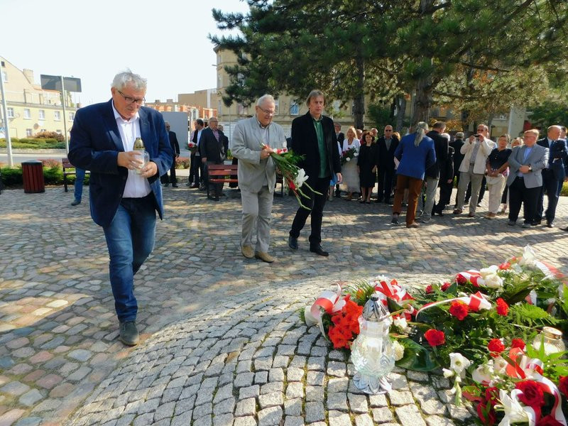Oddali hołd ludziom Solidarności (zdjęcia)