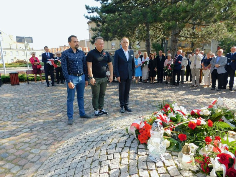 Oddali hołd ludziom Solidarności (zdjęcia)