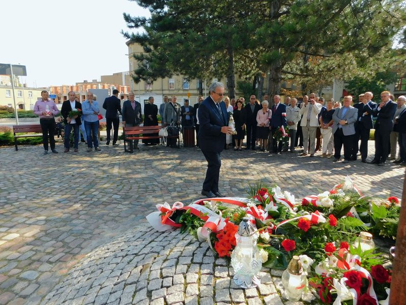 Oddali hołd ludziom Solidarności (zdjęcia)