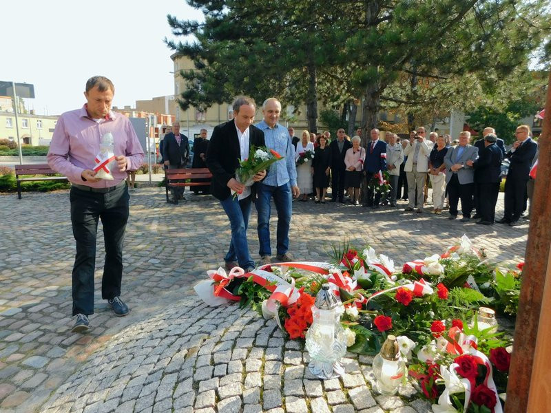 Oddali hołd ludziom Solidarności (zdjęcia)
