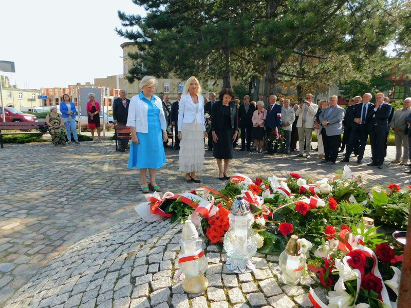 Oddali hołd ludziom Solidarności (zdjęcia)