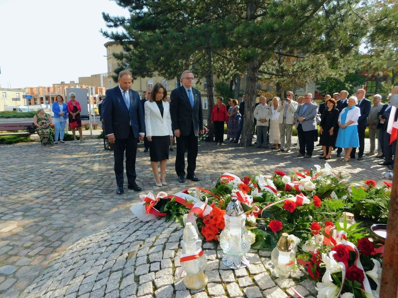 Oddali hołd ludziom Solidarności (zdjęcia)