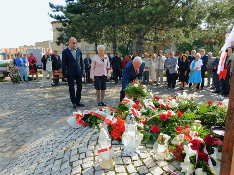 Oddali hołd ludziom Solidarności (zdjęcia)