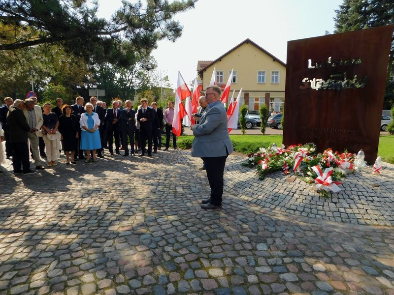 Oddali hołd ludziom Solidarności (zdjęcia)