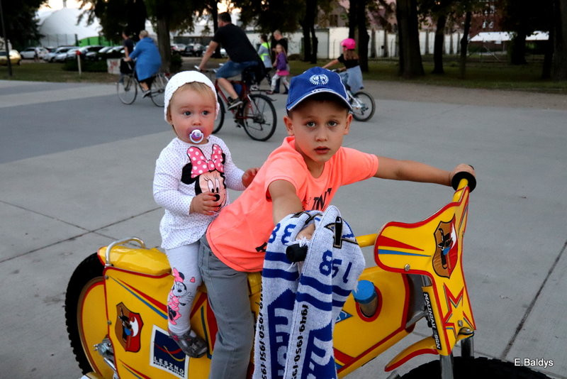 Balony na stadionie (zdjęcia)
