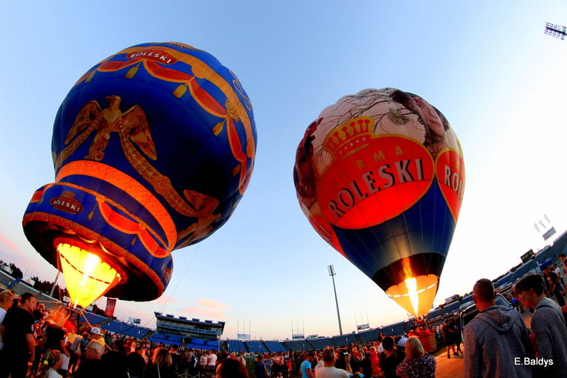 Balony na stadionie (zdjęcia)