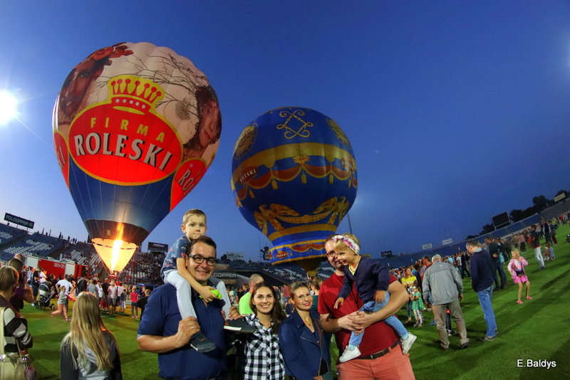 Balony na stadionie (zdjęcia)