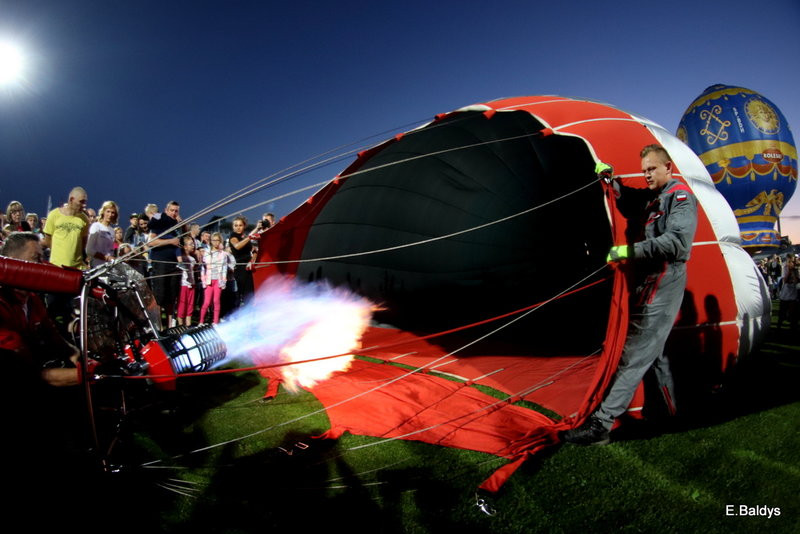 Balony na stadionie (zdjęcia)