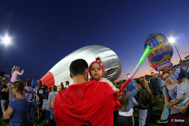 Balony na stadionie (zdjęcia)