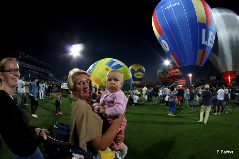 Balony na stadionie (zdjęcia)