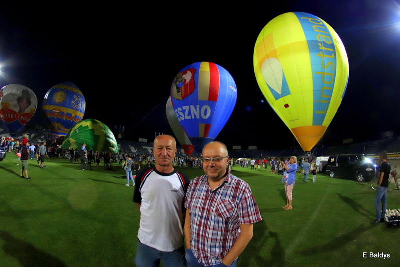 Balony na stadionie (zdjęcia)