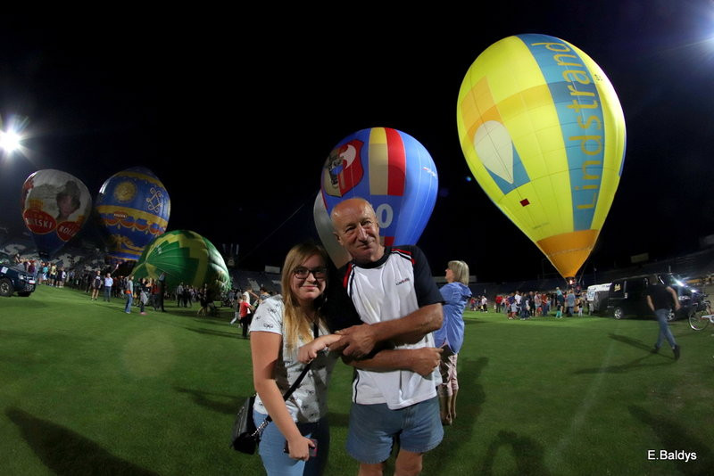 Balony na stadionie (zdjęcia)