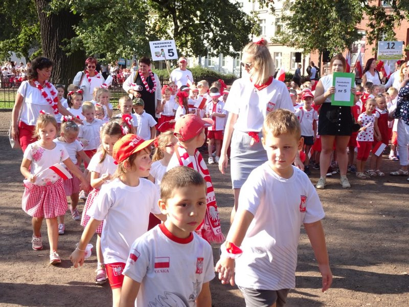 Dziś Lesznem rządzą przedszkolaki (zdjęcia)