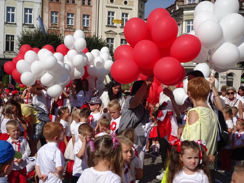 Dziś Lesznem rządzą przedszkolaki (zdjęcia)