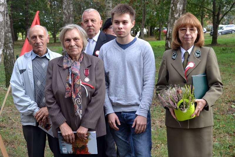 Cis dla powstańców posadzono w Mierzejewie (zdjęcia)