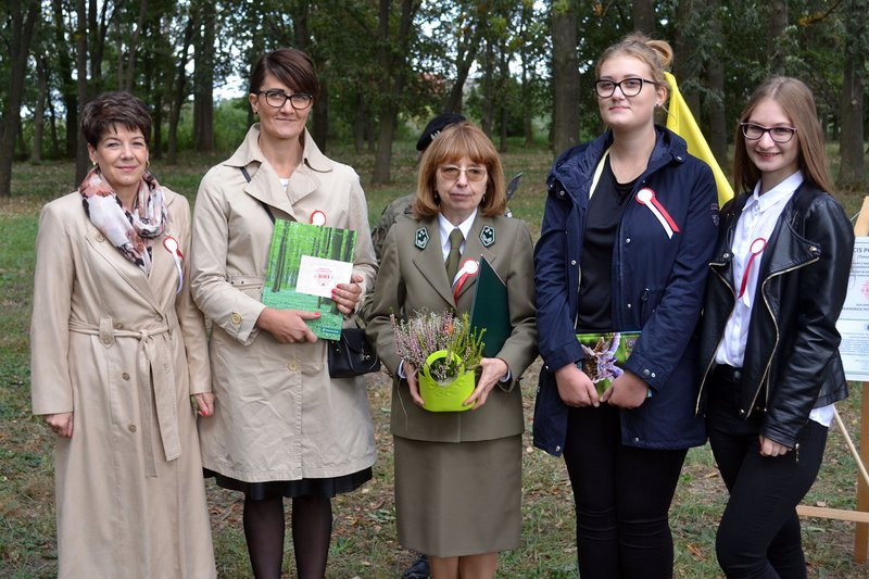 Cis dla powstańców posadzono w Mierzejewie (zdjęcia)