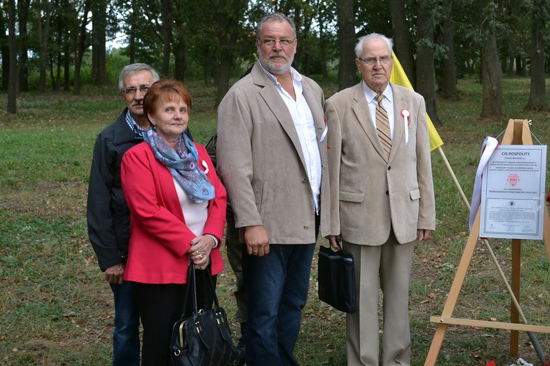 Cis dla powstańców posadzono w Mierzejewie (zdjęcia)