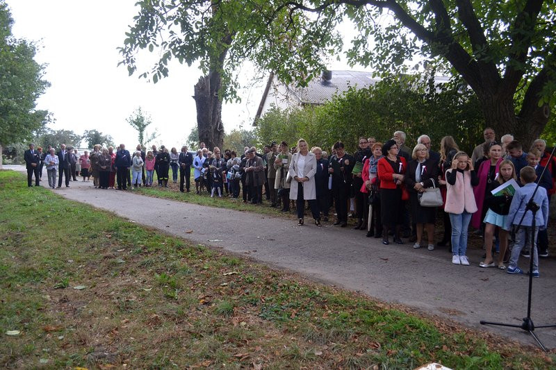Cis dla powstańców posadzono w Mierzejewie (zdjęcia)