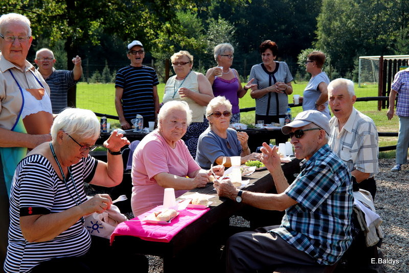 Seniorzy szukali grzybów (zdjęcia)