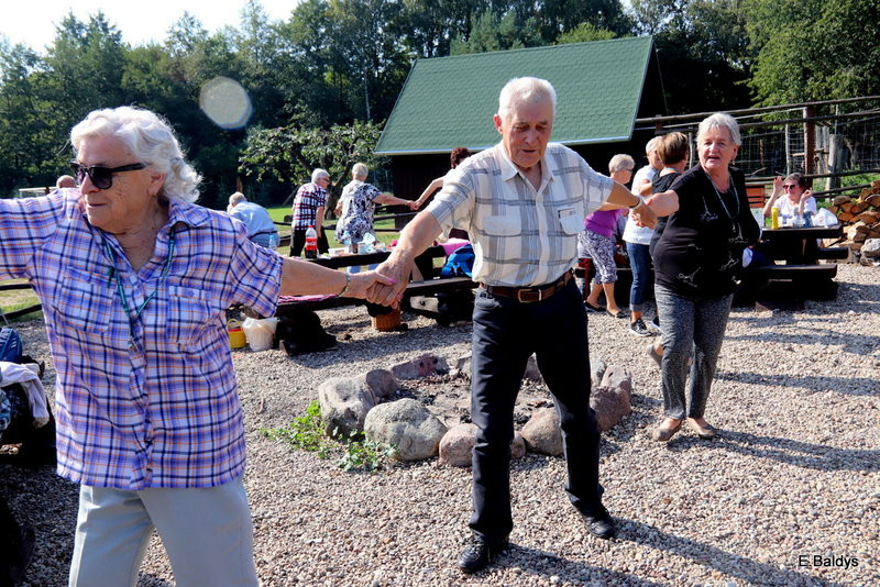 Seniorzy szukali grzybów (zdjęcia)