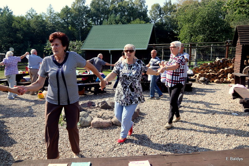 Seniorzy szukali grzybów (zdjęcia)