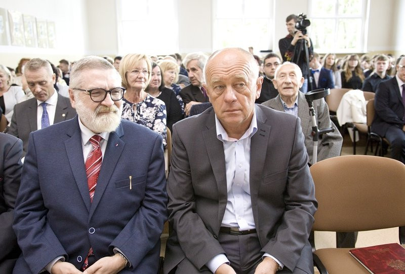 Prawdziwie akademickie liceum (zdjęcia)